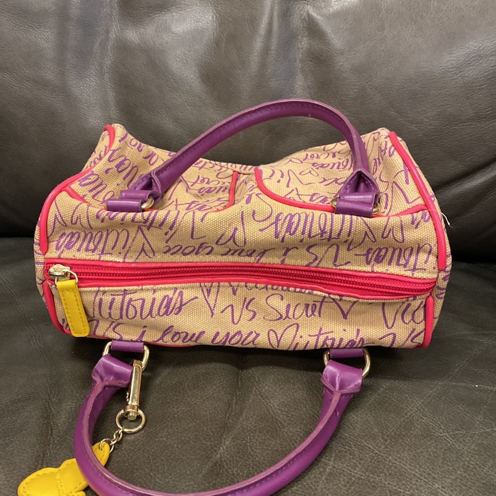 Victoria’s Secret i love  you handbag - Picture 4 of 12